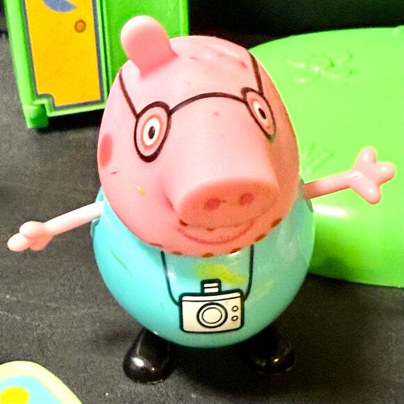 Peppa Pig Peppa's Adventures Peppa's Ferris Wheel Playset & 2 Piñata Parties - Picture 4 of 8